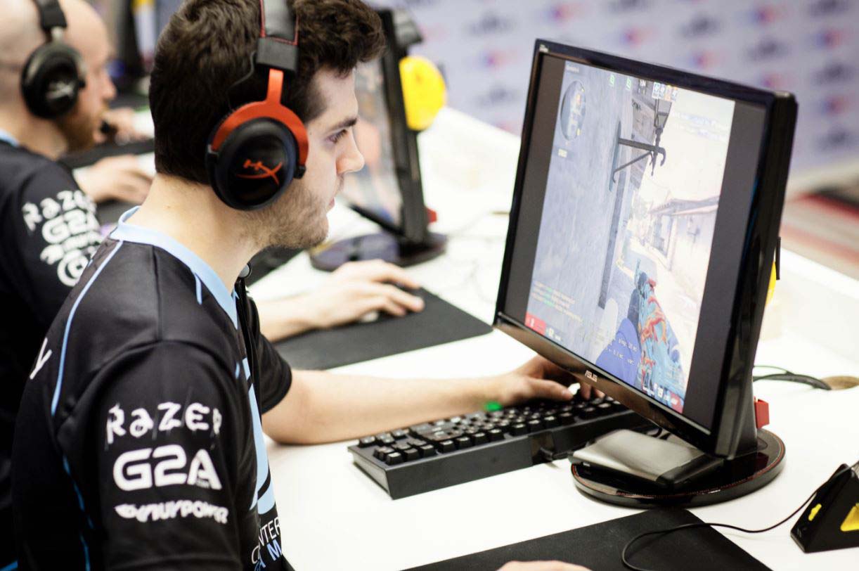How Nutrition and Physical Conditioning Shape the Future of Esports Excellence